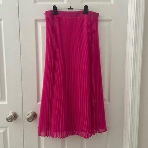 EUC Ann Taylor pleated skirt (Sz 6)
